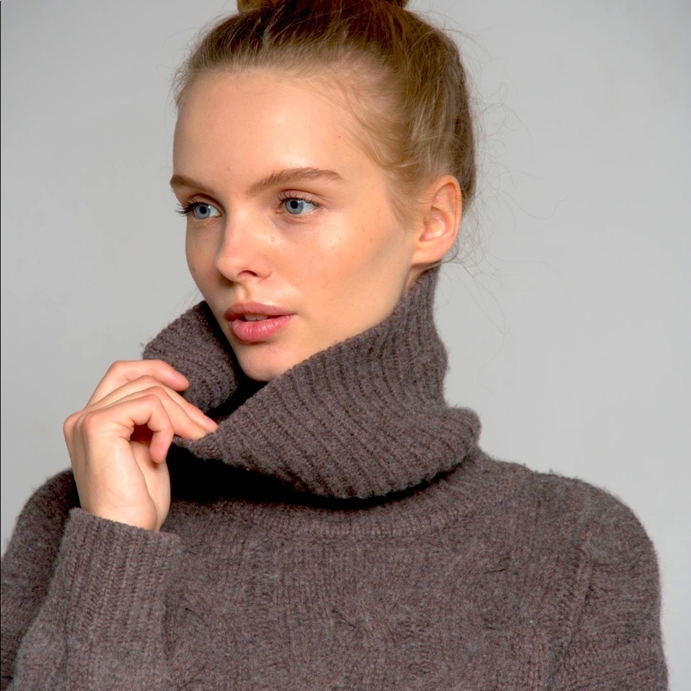 Merino wool sweater. Warm winter knit wear. Brown. Size S